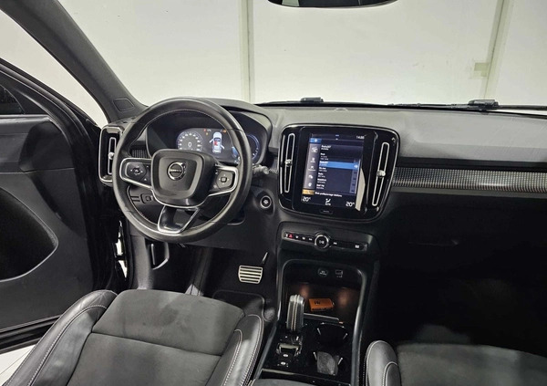 Volvo XC 40 cena 99900 przebieg: 25666, rok produkcji 2021 z Gołańcz małe 191